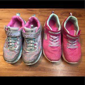 Lot 2 pairs of sketcher light ups size 3